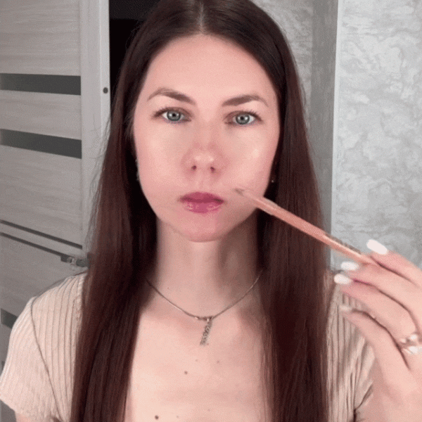 微豪配资 6个 “面部瑜伽” 坚持半年，五官越来越好看，精致！